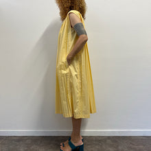 Load image into Gallery viewer, Abito giallo plissettato – Tokyo find