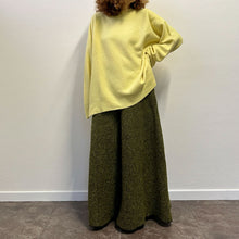 Load image into Gallery viewer, Maglione lana follata color giallo limone