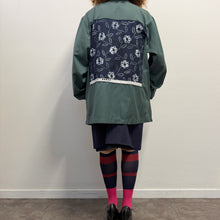 Load image into Gallery viewer, Giacca Military/Workwear Reworked – Pezzo Unico con Patch Japan