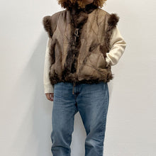 Load image into Gallery viewer, Bomber smanicato in montone 80s