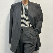 Load image into Gallery viewer, Completo doppiopetto grigio in panno di lana 80s