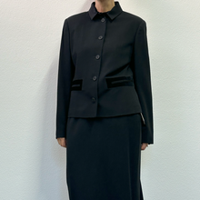 Load image into Gallery viewer, Tailleur nero con inserti in velluto