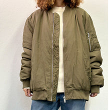 Load image into Gallery viewer, Bomber Monster