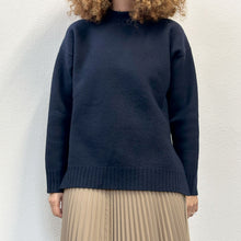 Load image into Gallery viewer, Maglione lana follata blu