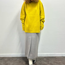 Load image into Gallery viewer, Maglione lana follata coro senape