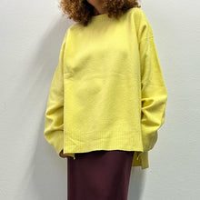Load image into Gallery viewer, Maglione lana follata color giallo limone