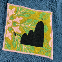 Load image into Gallery viewer, Sherpa jacket color Stone blue con patch di recupero