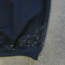 Load image into Gallery viewer, Felpa Sashiko “Onda” – Pezzo unico, realizzata a mano