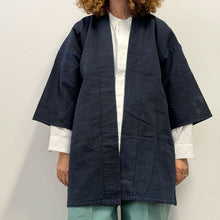 Load image into Gallery viewer, Haori vintage tinto con tintura indaco scuro