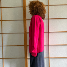 Load image into Gallery viewer, Maglione lana follata color fucsia