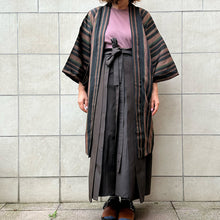 Load image into Gallery viewer, Haori a righe sui toni del marrone 60s
