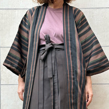 Load image into Gallery viewer, Haori a righe sui toni del marrone 60s