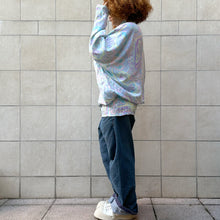 Load image into Gallery viewer, Camicia azzurro pallido a stampe 80s