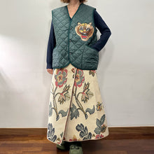 Load image into Gallery viewer, Gilet trapuntata con toppa coreana TIGER