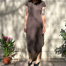 Load image into Gallery viewer, Abito Brown in maglia a righe
