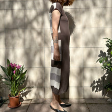 Load image into Gallery viewer, Abito Brown in maglia a righe