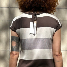 Load image into Gallery viewer, Abito Brown in maglia a righe