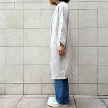 Load image into Gallery viewer, Maxi blusa/abito sartoriale  ecru bordo blu
