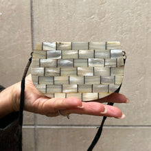 Load image into Gallery viewer, Mini borsina madre perla antica