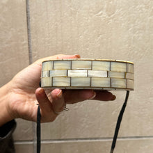 Load image into Gallery viewer, Mini borsina madre perla antica