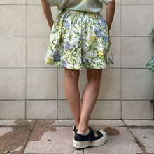 Load image into Gallery viewer, Gonna bianca fiori Miu Miu 90s