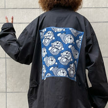 Load image into Gallery viewer, Collezione Kawaii giacca militare nera con toppa Doraemon
