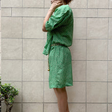 Load image into Gallery viewer, Abito verde in seta 80s