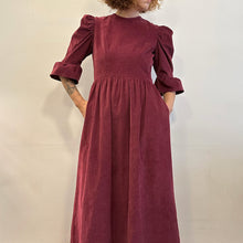 Load image into Gallery viewer, Abito Batsheva color bordeaux a coste