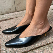 Load image into Gallery viewer, Mules Pancaldi per Ferrario Monte Napoleone 90s