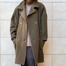 Load image into Gallery viewer, Cappotto Gianni Versace color oliva 80s