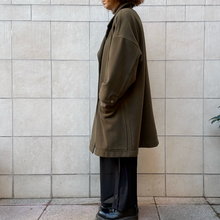 Load image into Gallery viewer, Cappotto Gianni Versace color oliva 80s