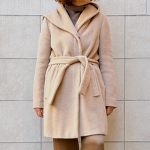 Load image into Gallery viewer, Cappotto Marella color cammello Y2K
