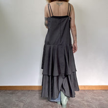 Load image into Gallery viewer, Abito sartoriale a balze Nero 90s