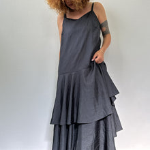 Load image into Gallery viewer, Abito sartoriale a balze Nero 90s