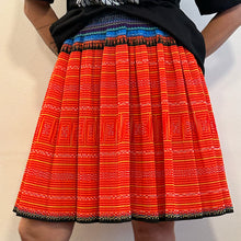 Load image into Gallery viewer, Gonna tradizionale Hmong vietnamita moderna