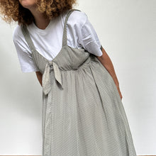 Load image into Gallery viewer, Abito grigio a pois bianchi Y2K