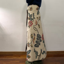 Load image into Gallery viewer, Gonna Mei-Drama sartoriale realizzata con tessuto di tappezzeria vintage