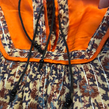 Load image into Gallery viewer, Blusa made in Pakistan vintage 70s