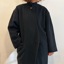 Load image into Gallery viewer, Cappotto Genny by Gianni Versace nero primi 80s