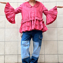 Load image into Gallery viewer, Camicia con balze rosso lampone Y2K