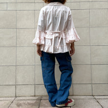 Load image into Gallery viewer, Camicia con balze rosa  chiaro Y2K

