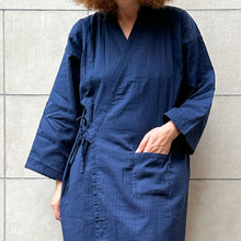Load image into Gallery viewer, Yukata blu con stampa Onda