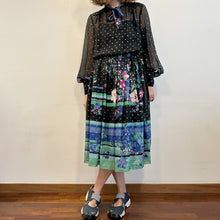 Load image into Gallery viewer, Abito in chiffon di seta sartoriale 70s