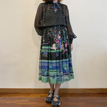 Load image into Gallery viewer, Abito in chiffon di seta sartoriale 70s