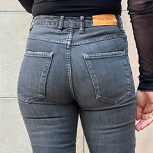 Load image into Gallery viewer, Pantaloni Acne jeans Y2K