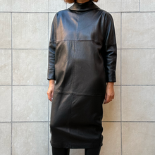 Load image into Gallery viewer, Abito Gianfranco Ferre nero in pelle 80s