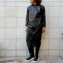 Load image into Gallery viewer, Abito Gianfranco Ferre nero in pelle 80s