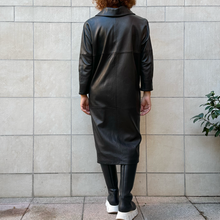 Load image into Gallery viewer, Abito Gianfranco Ferre nero in pelle 80s