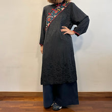 Load image into Gallery viewer, Abito ricamato a mano cinese 80s