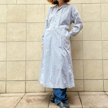 Load image into Gallery viewer, Abito a righe bianco e blu vintage 90s